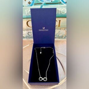 Swarovski Infinity Necklace like NEW with box. 💎